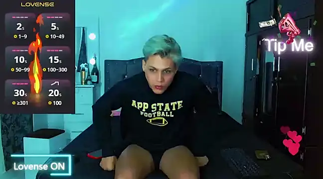 Snapshot of Liamscott_ chatting on 02-08-25, 04:03 Liamscott online show from 02-08-25, 04:03