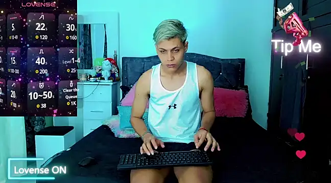 Snapshot of Liamscott_ chatting on 02-15-25, 10:42 Liamscott online show from 02-15-25, 10:42