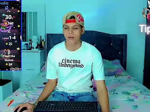 Snapshot of Liamscott_ chatting on 03-14-25, 02:42 Liamscott online show from 03-14-25, 02:42