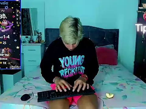 Snapshot of Liamscott_ chatting on 03-21-25, 05:11 Liamscott online show from 03-21-25, 05:11