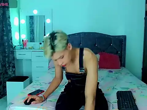 Snapshot of Liamscott_ chatting on 03-22-25, 03:52 Liamscott online show from 03-22-25, 03:52