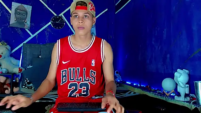 Liamscott  online show from 06-12-26, 06:07