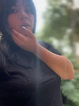 Snapshot of JulianaCastillo chatting on 12-28-24, 01:28 JulianaCastillo online show from 12-28-24, 01:28