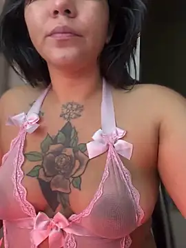 Snapshot of JulianaCastillo chatting on 01-09-25, 04:19 JulianaCastillo online show from 01-09-25, 04:19