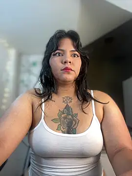 Snapshot of JulianaCastillo chatting on 01-11-25, 08:22 JulianaCastillo online show from 01-11-25, 08:22