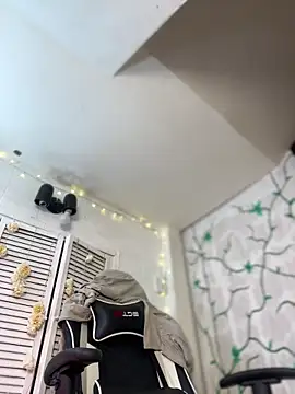 Snapshot of JulianaCastillo chatting on 01-12-25, 10:23 JulianaCastillo online show from 01-12-25, 10:23