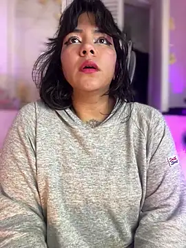 Snapshot of JulianaCastillo chatting on 01-20-25, 06:21 JulianaCastillo online show from 01-20-25, 06:21