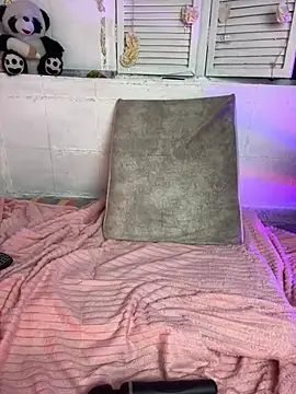 Snapshot of JulianaCastillo chatting on 01-20-25, 12:28 JulianaCastillo online show from 01-20-25, 12:28