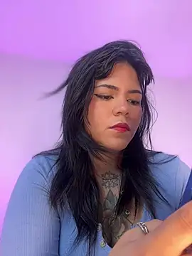 Snapshot of JulianaCastillo chatting on 02-21-25, 08:29 JulianaCastillo online show from 02-21-25, 08:29