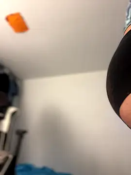 Snapshot of JulianaCastillo chatting on 10-17-25, 10:40 JulianaCastillo online show from 10-17-25, 10:40