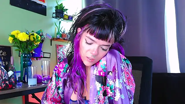 purple em69 online show from 10-19-25, 04:29