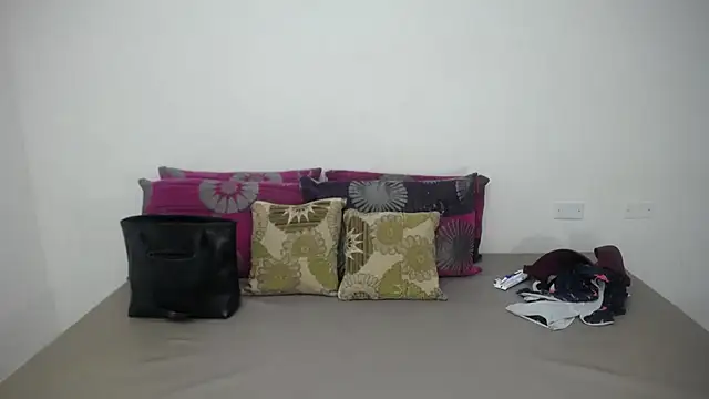 CrushOnMe  online show from 06-18-26, 12:42