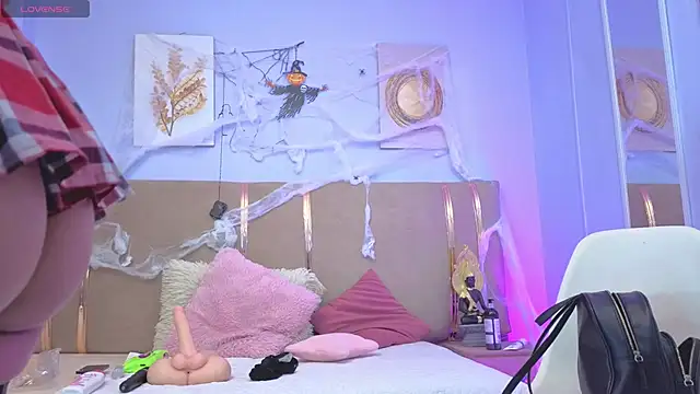 sarah cruzz  online show from 10-22-25, 11:59