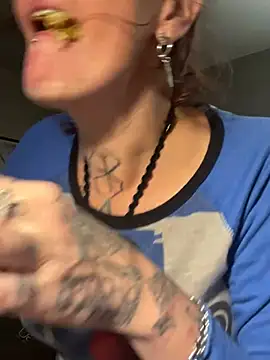 Snapshot of renegade_vyxxen chatting on 12-23-24, 02:02 renegade vyxxen online show from 12-23-24, 02:02