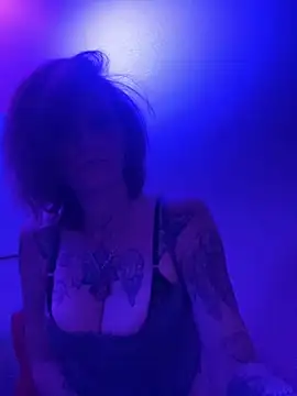 Snapshot of renegade_vyxxen chatting on 02-12-25, 11:40 renegade vyxxen online show from 02-12-25, 11:40