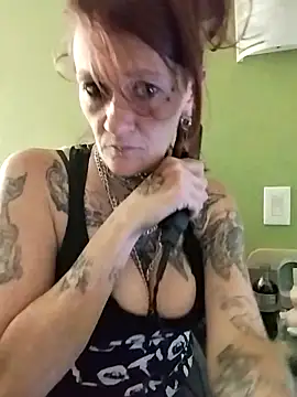 Snapshot of renegade_vyxxen chatting on 03-11-25, 06:43 renegade vyxxen online show from 03-11-25, 06:43