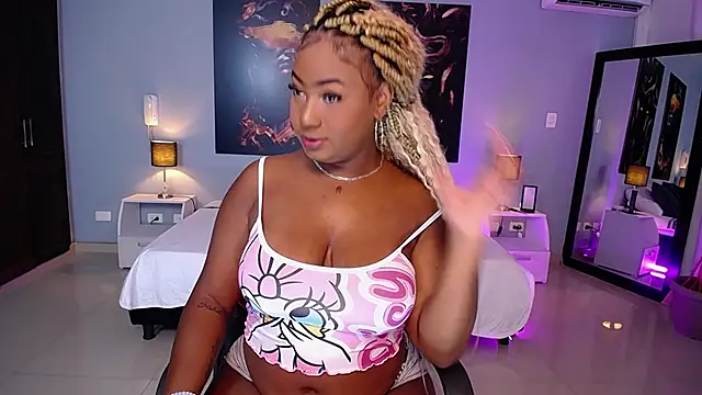 Snapshot of JasmineCampbell_ chatting on 02-10-26, 01:37 JasmineCampbell online show from 02-10-26, 01:37