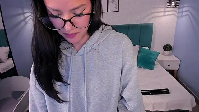 katherin smith  online show from 12-07-24, 10:23