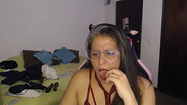 LucifernandaSw online show from 05-14-26, 05:03