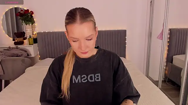 CassieRayss online show from 06-14-26, 12:07