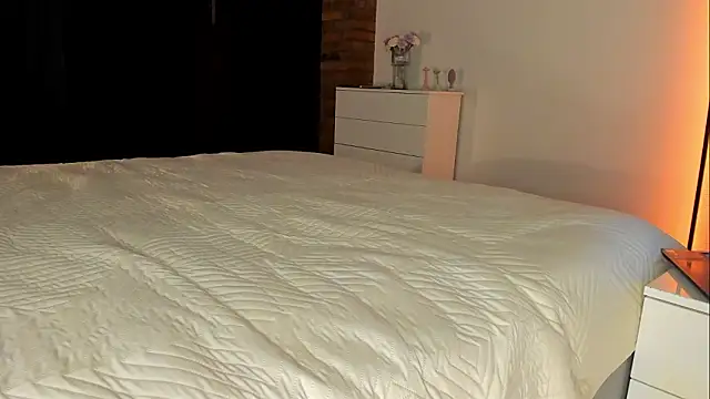 Snapshot of Rachel_Rey chatting on 02-25-26, 06:39 Rachel Rey online show from 02-25-26, 06:39