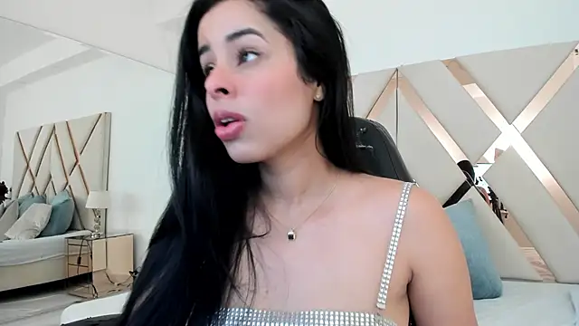 Snapshot of emma_castilloo chatting on 02-16-26, 06:26 emma castilloo online show from 02-16-26, 06:26