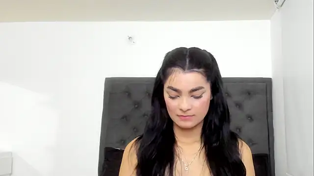 sara evans02 online show from 12-10-24, 05:28