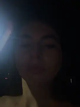 Snapshot of Coralinee_01 chatting on 12-21-25, 12:51 Coralinee 01 online show from 12-21-25, 12:51