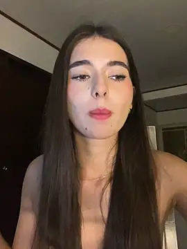Coralinee 01 online show from 05-27-26, 01:57