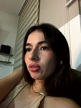Coralinee 01 online show from 06-08-26, 01:28