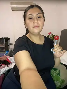Snapshot of valentinesexx chatting on 12-27-24, 10:05 valentinesexx online show from 12-27-24, 10:05