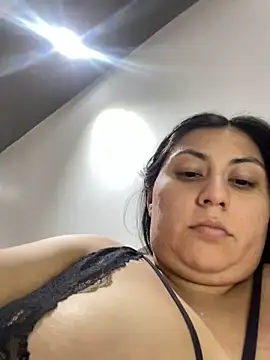 Snapshot of valentinesexx chatting on 01-15-25, 01:34 valentinesexx online show from 01-15-25, 01:34