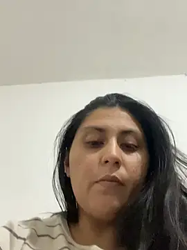 Snapshot of valentinesexx chatting on 05-28-26, 03:37 valentinesexx online show from 05-28-26, 03:37