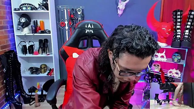 Snapshot of daven56 chatting on 02-13-26, 01:51 daven56 online show from 02-13-26, 01:51