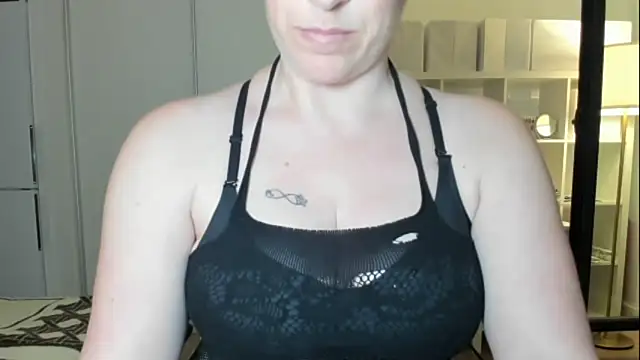 emmita69  online show from 10-01-25, 12:49