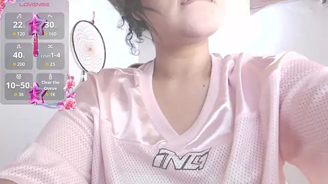 Snapshot of Amara18_ chatting on 11-25-25, 02:17 Amara18 online show from 11-25-25, 02:17