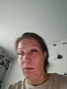 Snapshot of VanessaSquirtt chatting on 09-11-25, 06:02 VanessaSquirtt online show from 09-11-25, 06:02