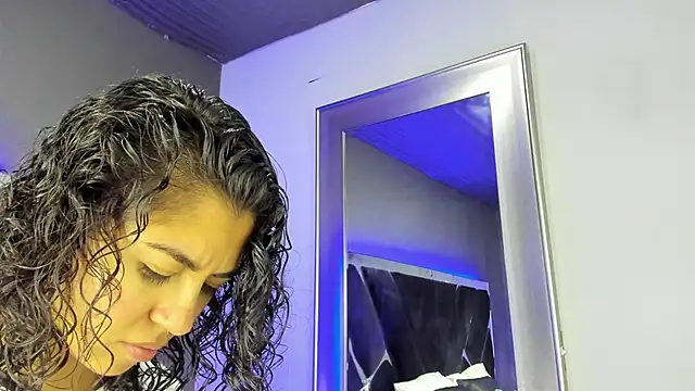 Amareto  online show from 11-16-25, 12:00