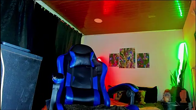 LatinMilk  online show from 02-20-26, 06:26