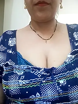 Hot-Shivani online show from 05-17-26, 07:21