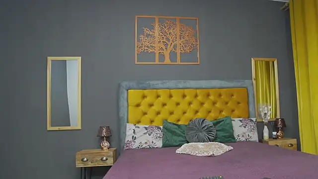 Snapshot of HaileyMoonn chatting on 02-04-25, 04:48 HaileyMoonn online show from 02-04-25, 04:48