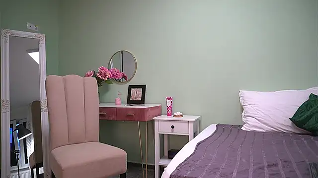 Snapshot of HaileyMoonn chatting on 09-15-25, 03:50 HaileyMoonn online show from 09-15-25, 03:50