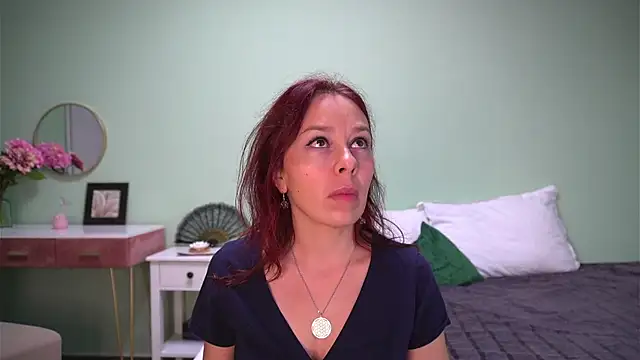 Snapshot of HaileyMoonn chatting on 09-19-25, 02:02 HaileyMoonn online show from 09-19-25, 02:02