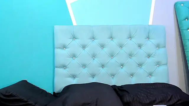 AlondraFerri1 online show from 02-07-25, 03:23