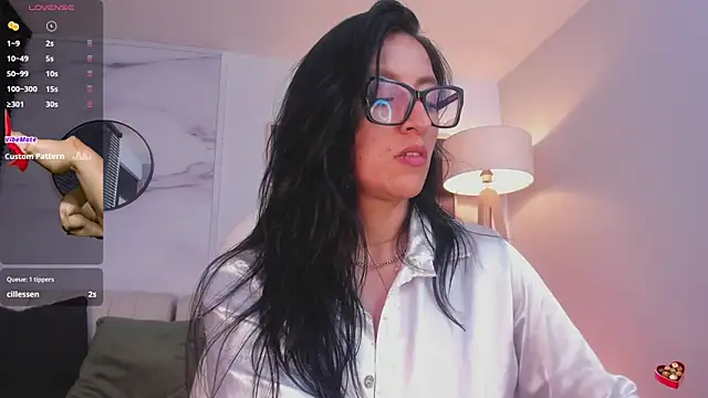 Snapshot of kira_moon__ chatting on 01-05-25, 02:06 kira moon online show from 01-05-25, 02:06