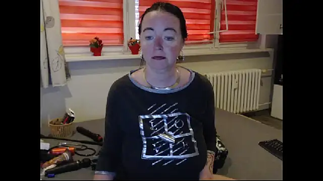 Alexie33 online show from 05-12-26, 07:16