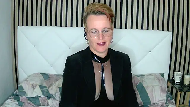 Snapshot of xxNoeliaxx chatting on 12-07-24, 10:56 xxNoeliaxx online show from 12-07-24, 10:56