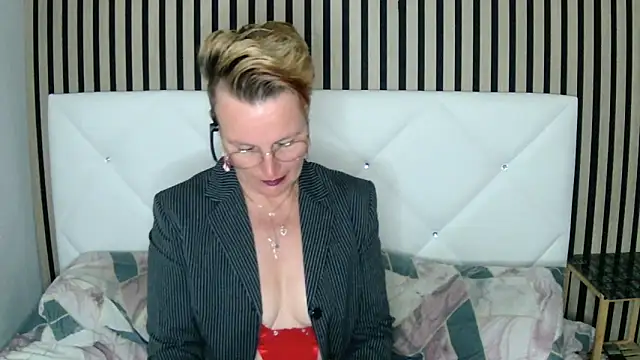 Snapshot of xxNoeliaxx chatting on 02-04-25, 11:16 xxNoeliaxx online show from 02-04-25, 11:16