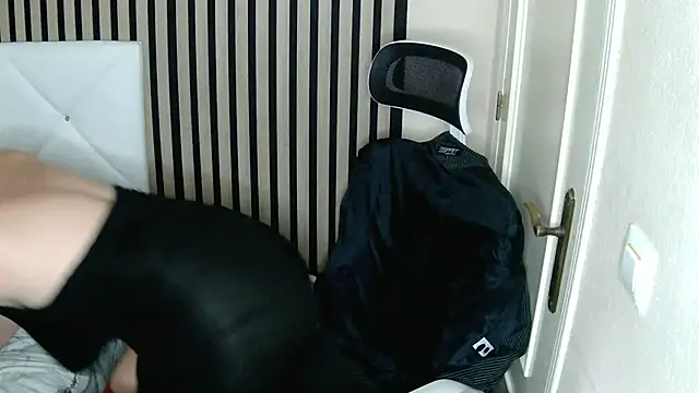 Snapshot of xxNoeliaxx chatting on 03-21-25, 01:56 xxNoeliaxx online show from 03-21-25, 01:56