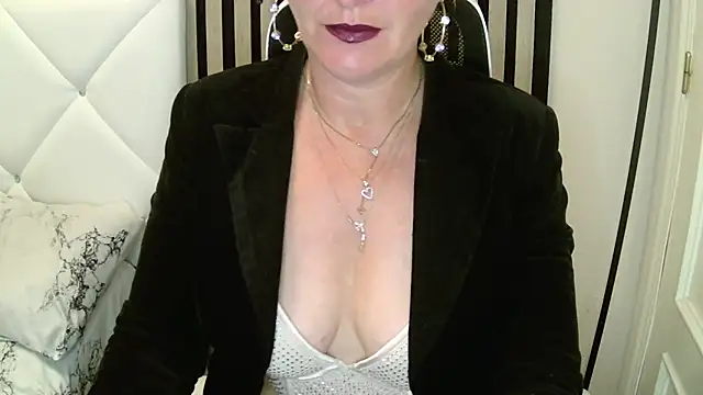 xxNoeliaxx online show from 12-18-25, 07:47